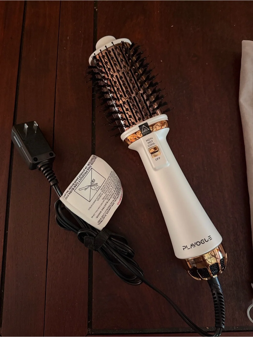 Plavogue White & Gold Hot Air Styling Brush Dual Voltage for International Trave